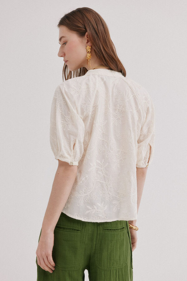 Hoss Intropia Celia. Blusa bordado floral Marfil