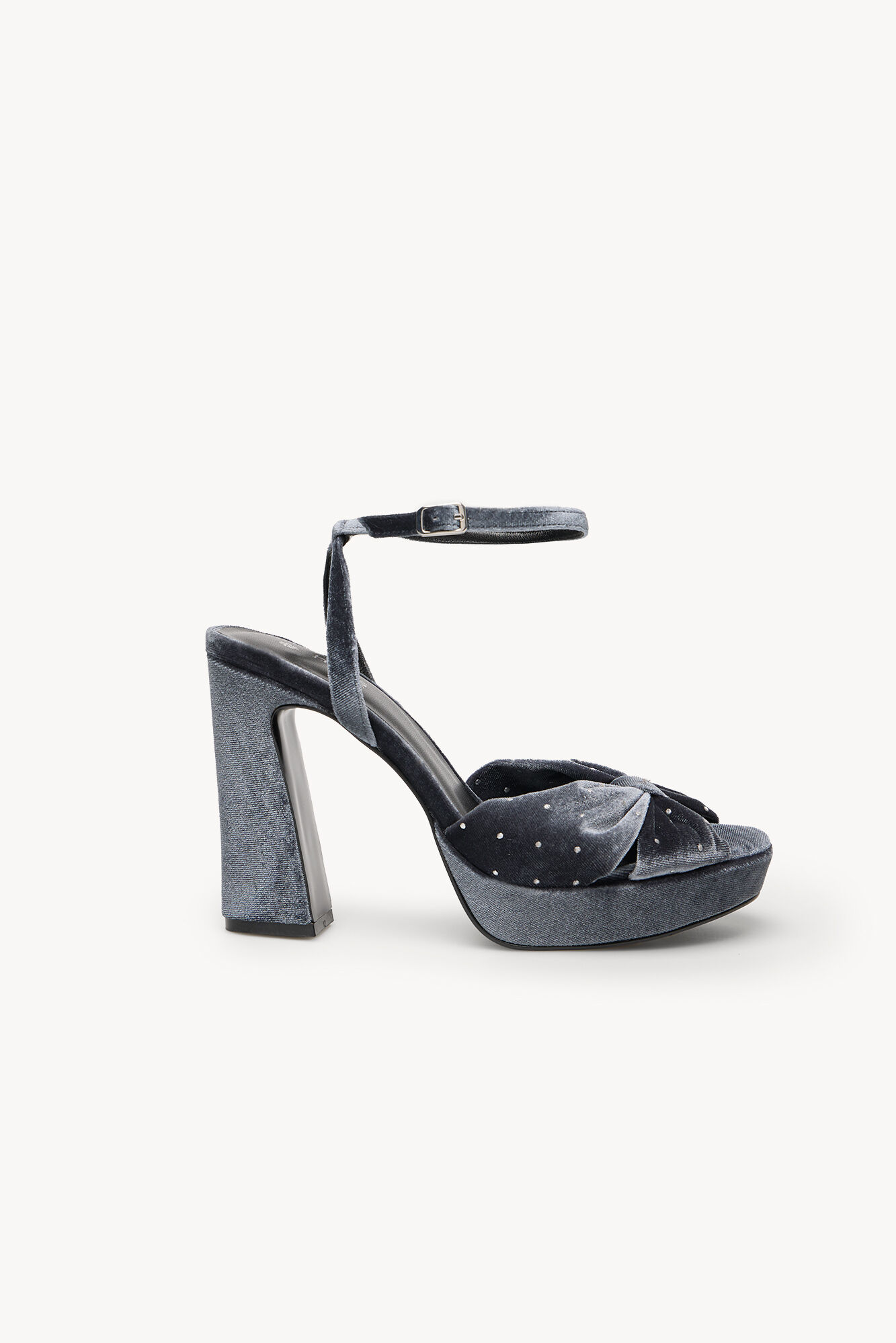 Hoss Intropia Maia. Sand&aacute;lia de salto de veludo