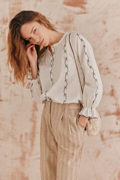Hoss Intropia Carmen. Blusa bordada. Marfil