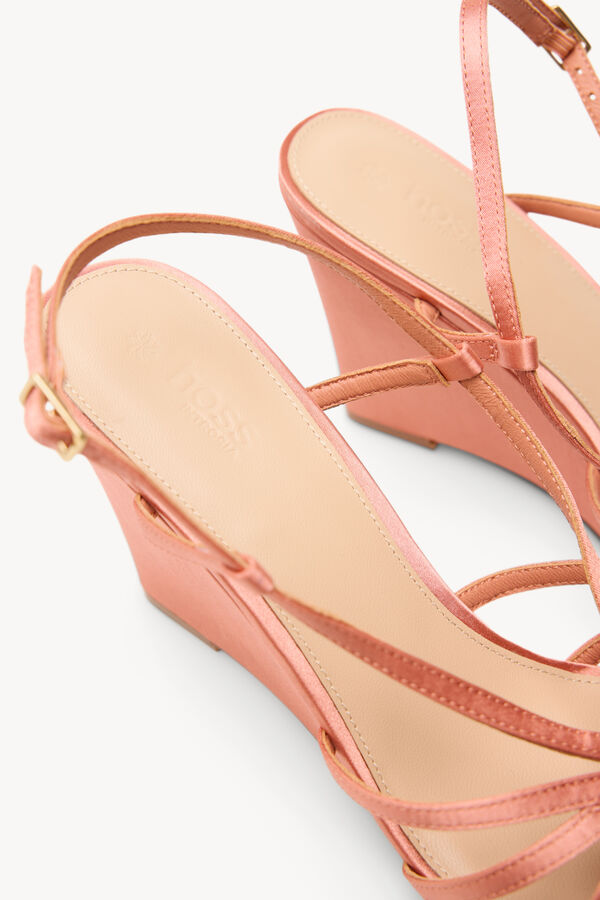 Hoss Intropia Mar&iacute;a. Sand&aacute;lia cunha Vermelho