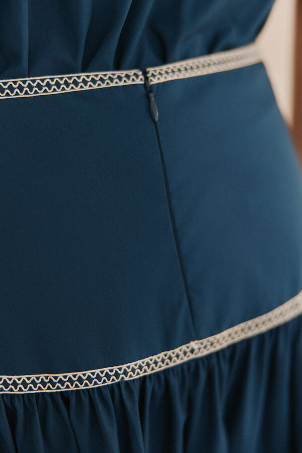 Hoss Intropia Renata. Falda bordada. Azul