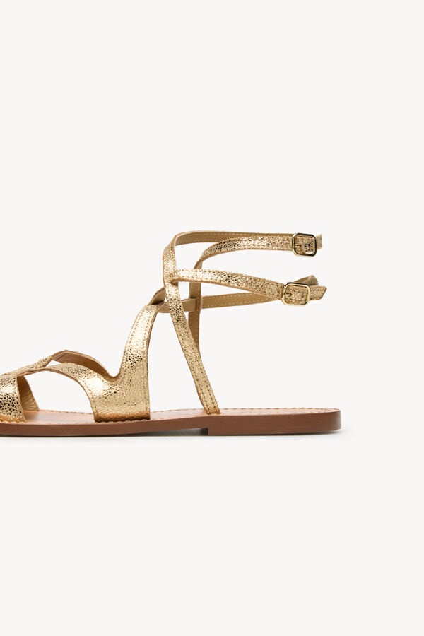 Hoss Intropia Mar. Sand&aacute;lias em pele Dourado