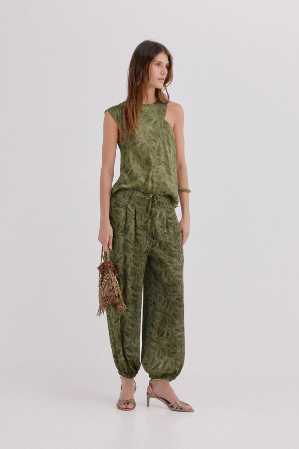 Hoss Intropia Perenna. Cal&ccedil;a fluida Verde