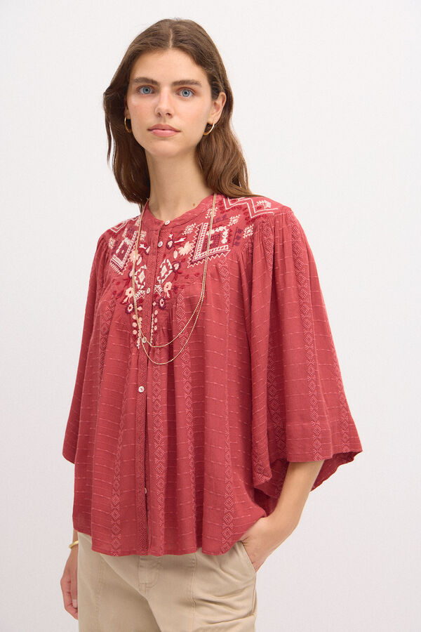 Hoss Intropia Claudia. Blusa pechera bordada. rojo