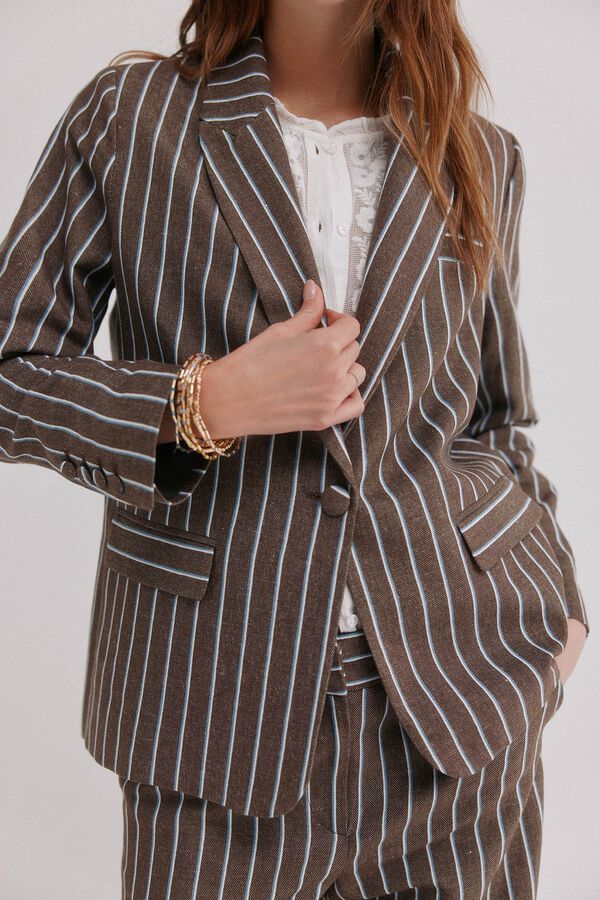 Hoss Intropia Elia. Blazer a rayas Marron oscuro