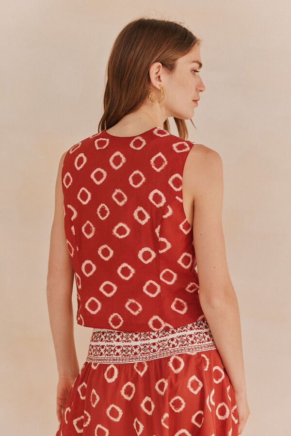 Hoss Intropia Geraldine. Chaleco bordado rojo