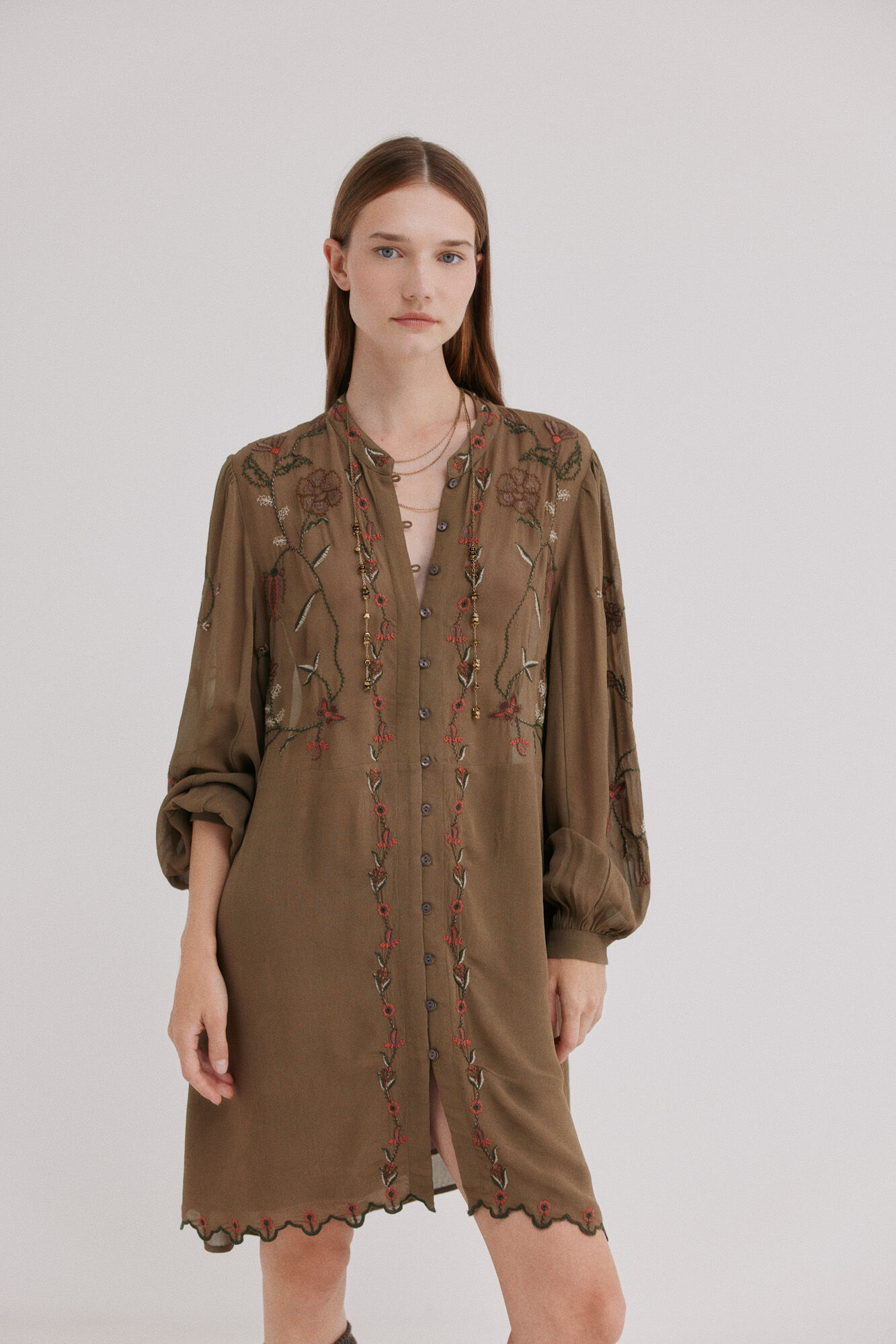 Hoss Intropia Cressida. Blusa comprida bordada