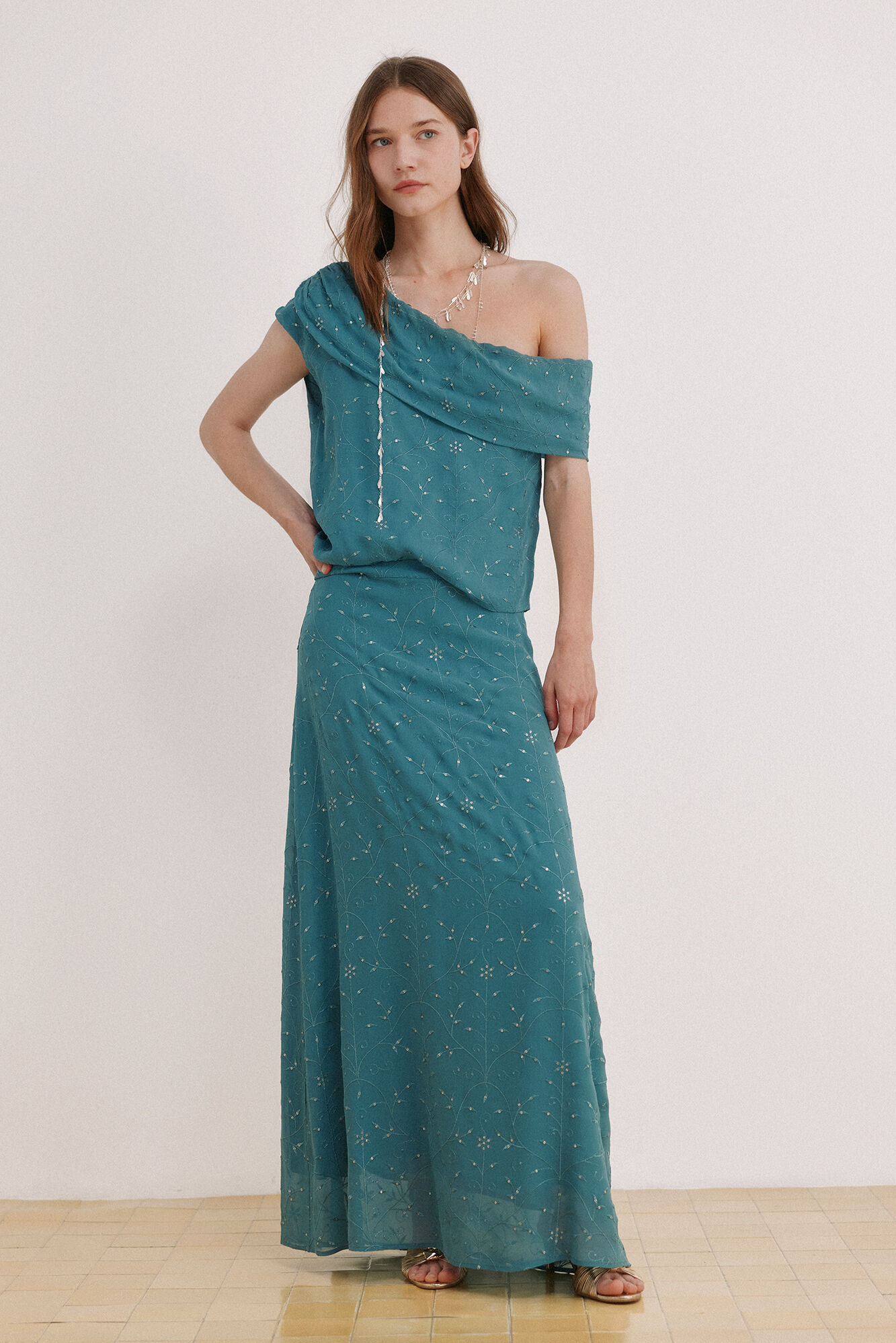 Hoss Intropia Catina. Top asim&eacute;trico