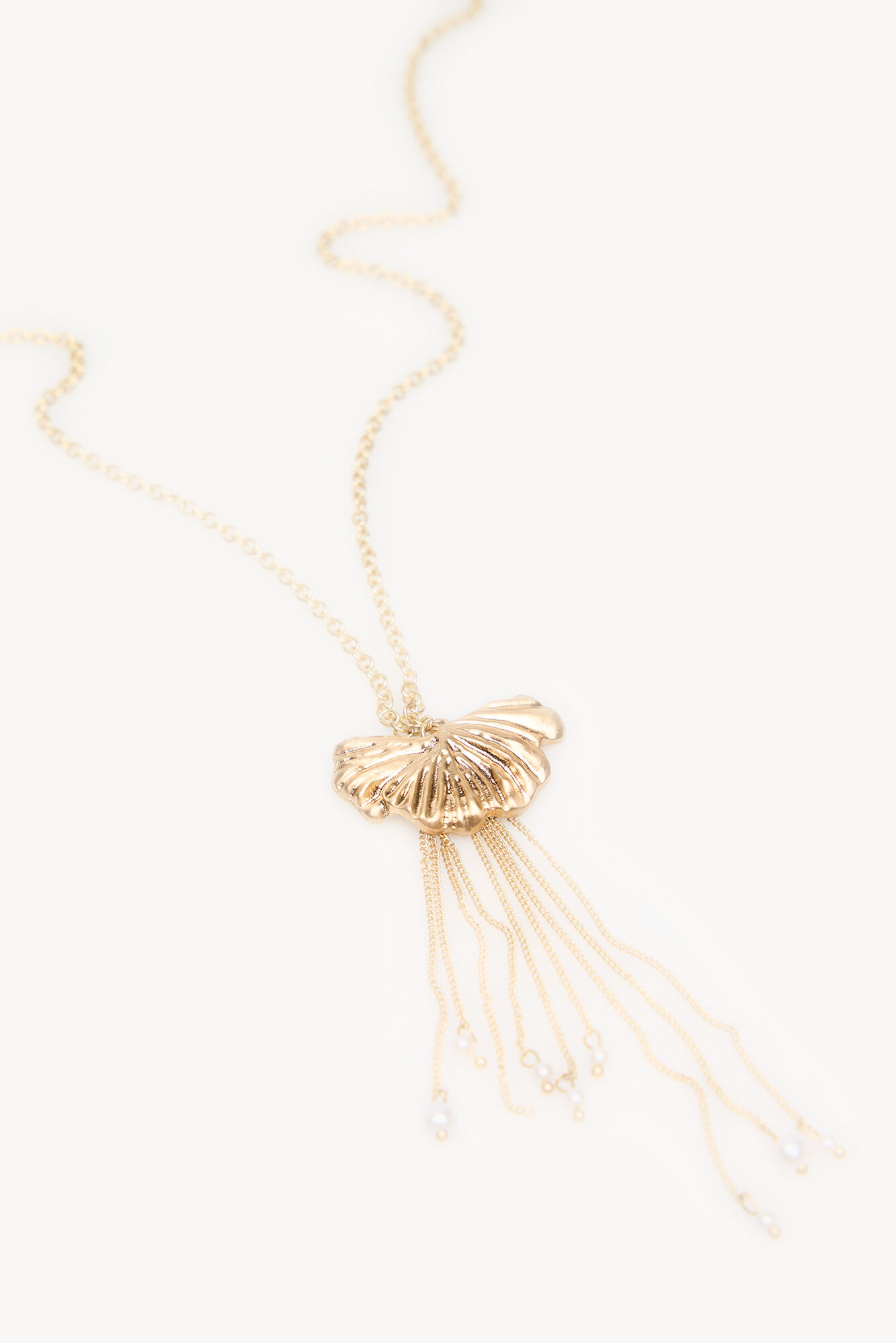 Hoss Intropia Luz. Collar largo hoja