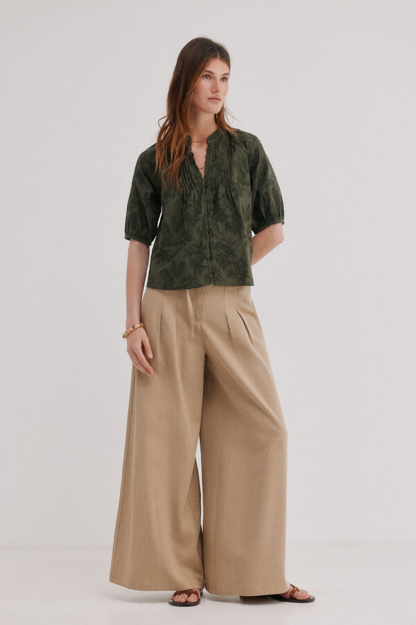 Hoss Intropia Celia. Blusa bordado floral Kaki