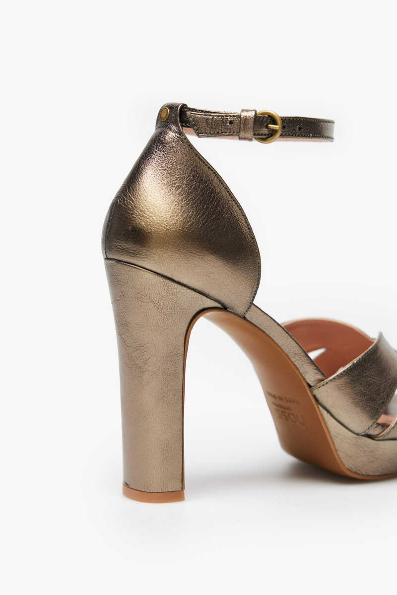 Hoss Intropia Naiara. Sandálias metalizadas com plataforma Dourado