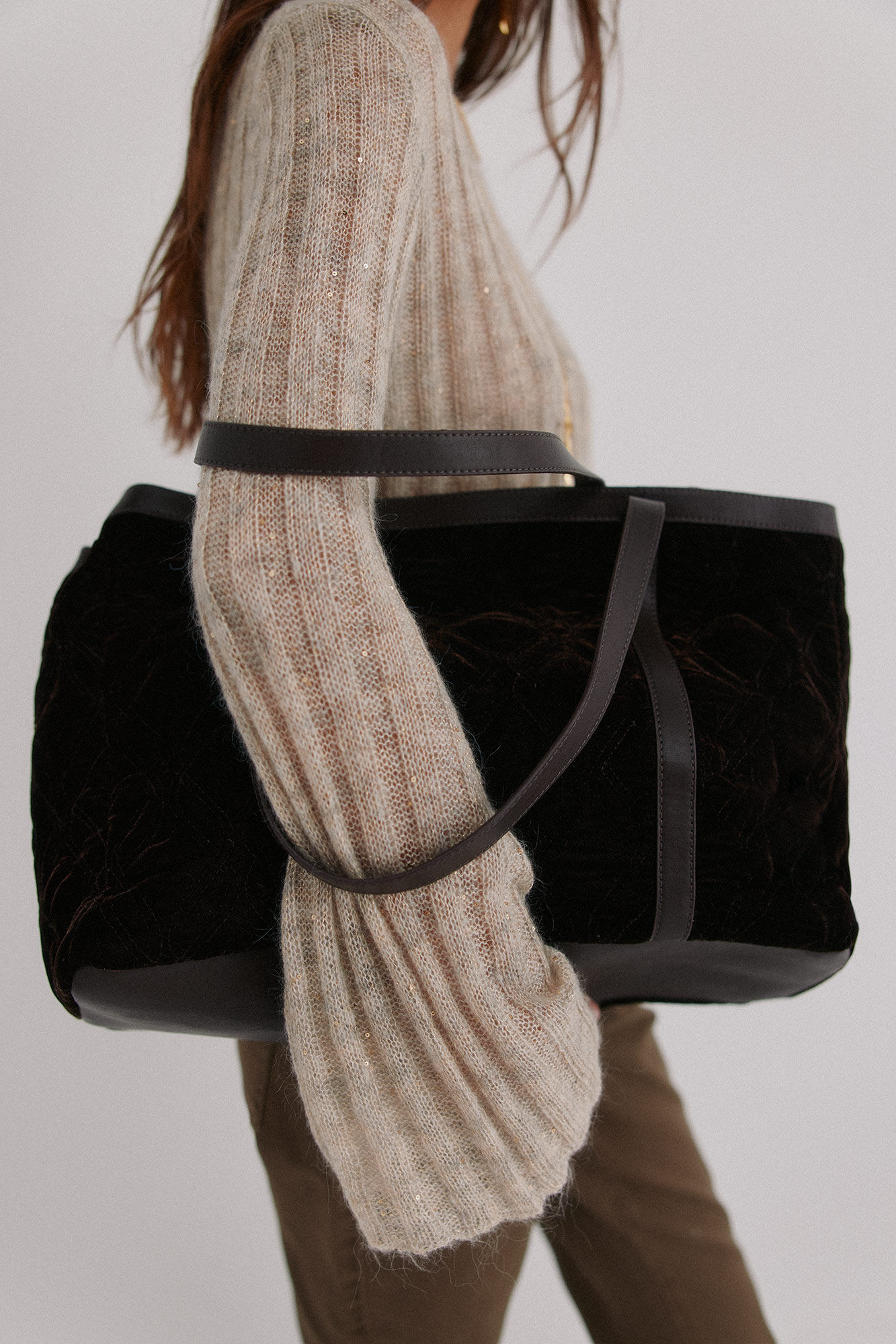 Hoss Intropia Neila. Bolso shopper de terciopelo