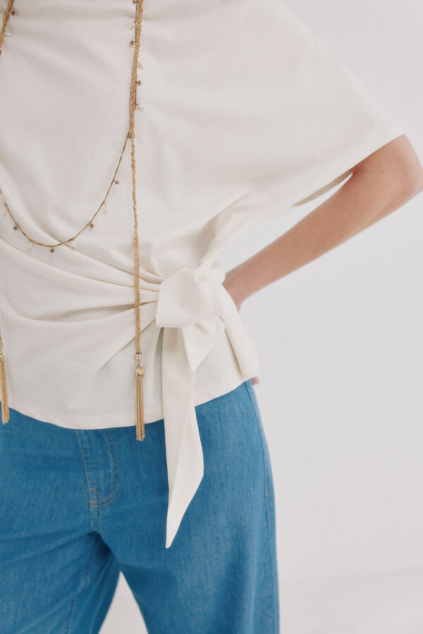 Hoss Intropia Mele. T-shirt em tecido fluido Beige