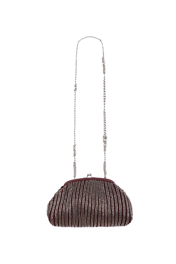 Hoss Intropia Nazaret. Clutch de sat&eacute;n con bordado Estampado morado