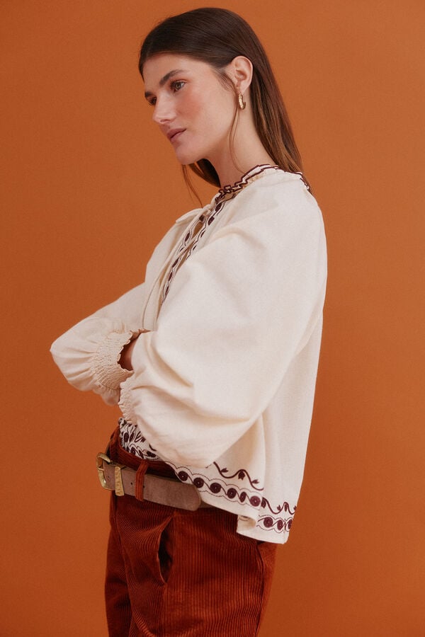 Hoss Intropia Claudia. Blusa bordada Marfil