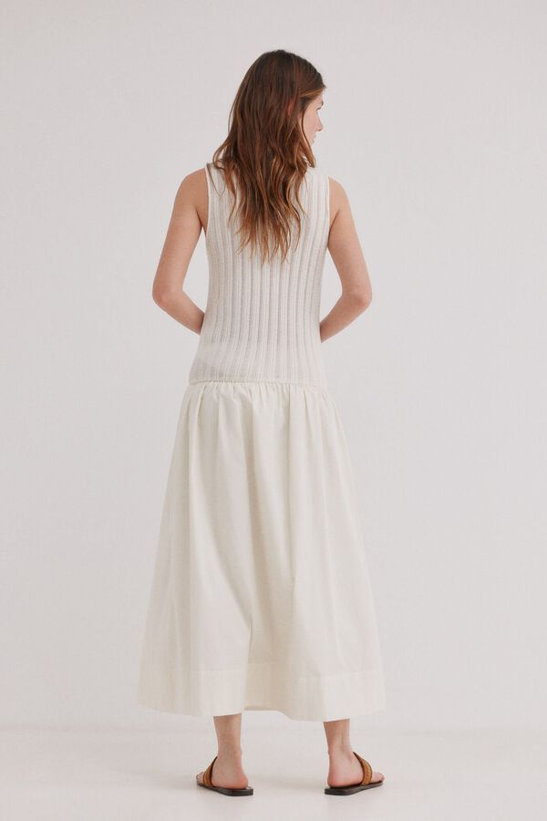 Hoss Intropia Alba. Vestido de malha combinado  Beige