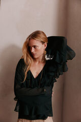 Hoss Intropia Carina. Blusa com babados. Verde