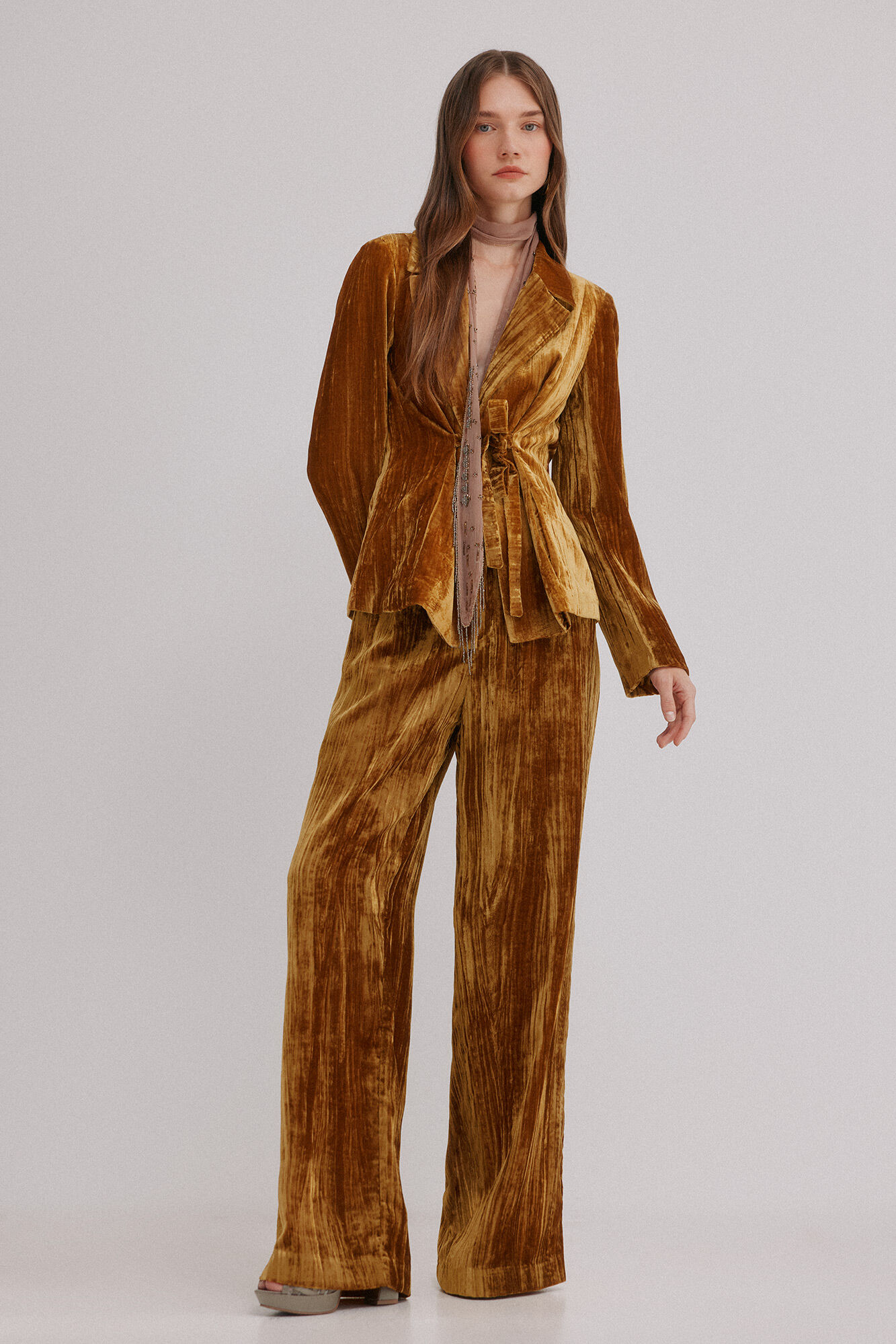 Hoss Intropia Paige. Pantal&oacute;n terciopelo