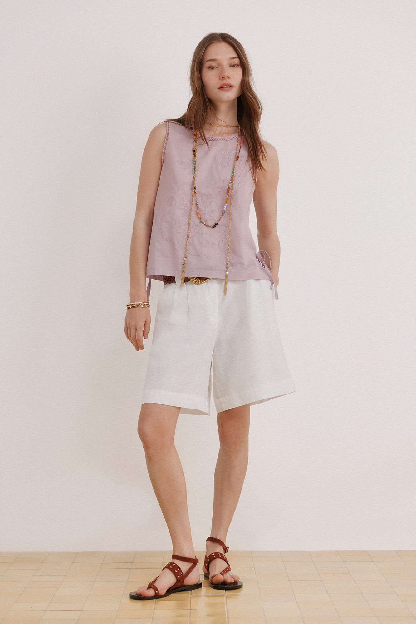 Hoss Intropia Marcela. Top bordado