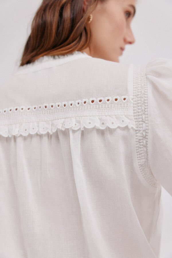Hoss Intropia Cecília. Blusa bordada Branco