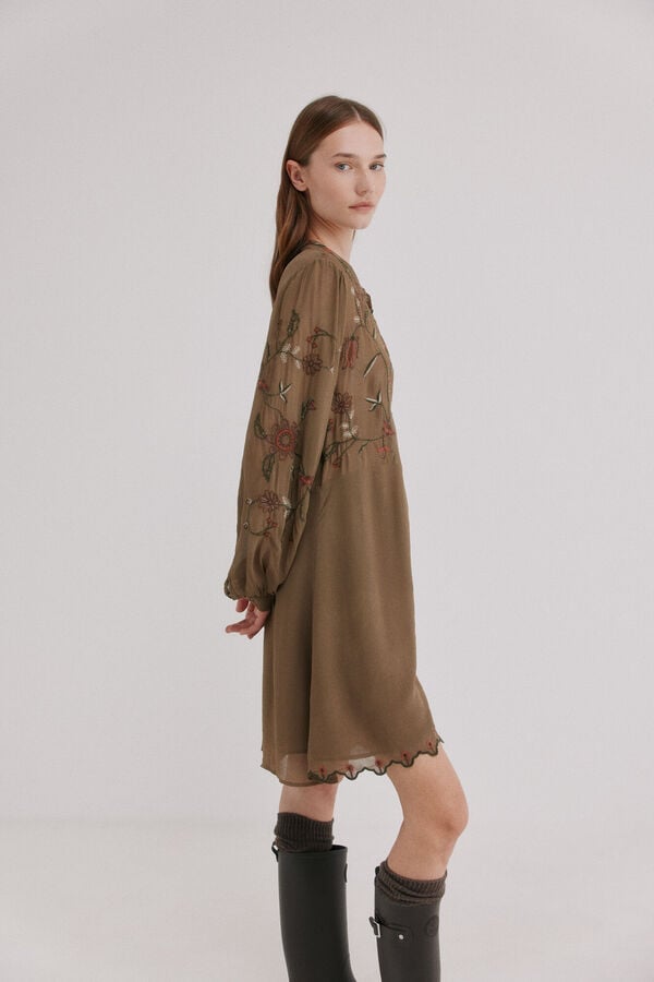 Hoss Intropia Cressida. Blusa comprida bordada Castanho