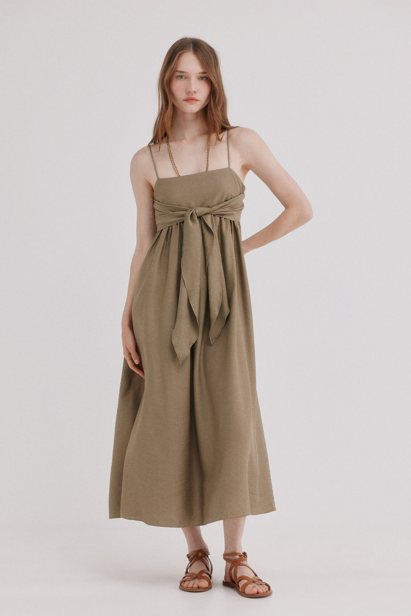 Hoss Intropia Asunci&oacute;n. Vestido lazada