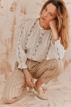 Hoss Intropia Carmen. Blusa bordada. Marfil