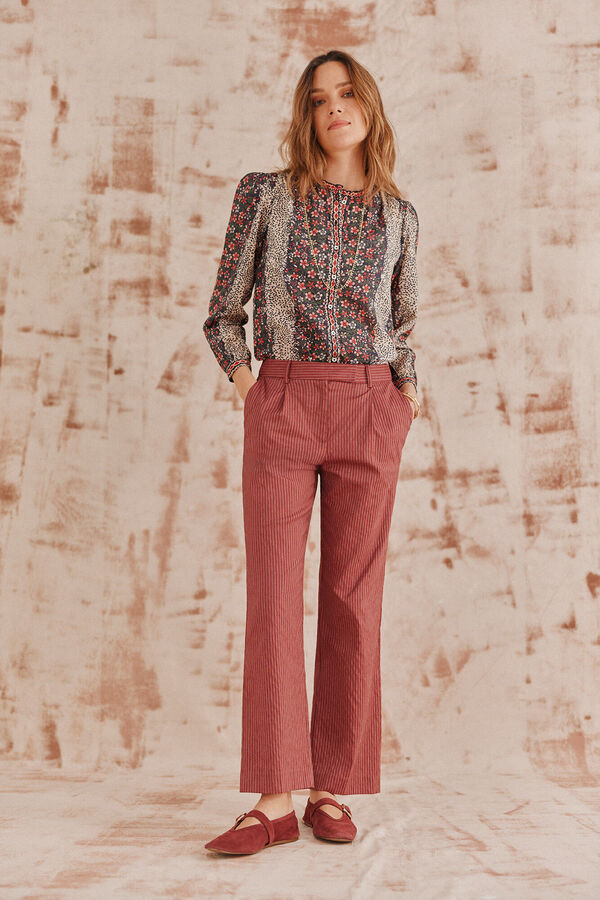 Hoss Intropia Creta. Blusa estampada. Estampado rojo