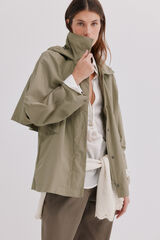 Hoss Intropia Diane. Desportiva curta Verde