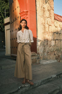 Hoss Intropia Pulia. Pantalones anchos Arena