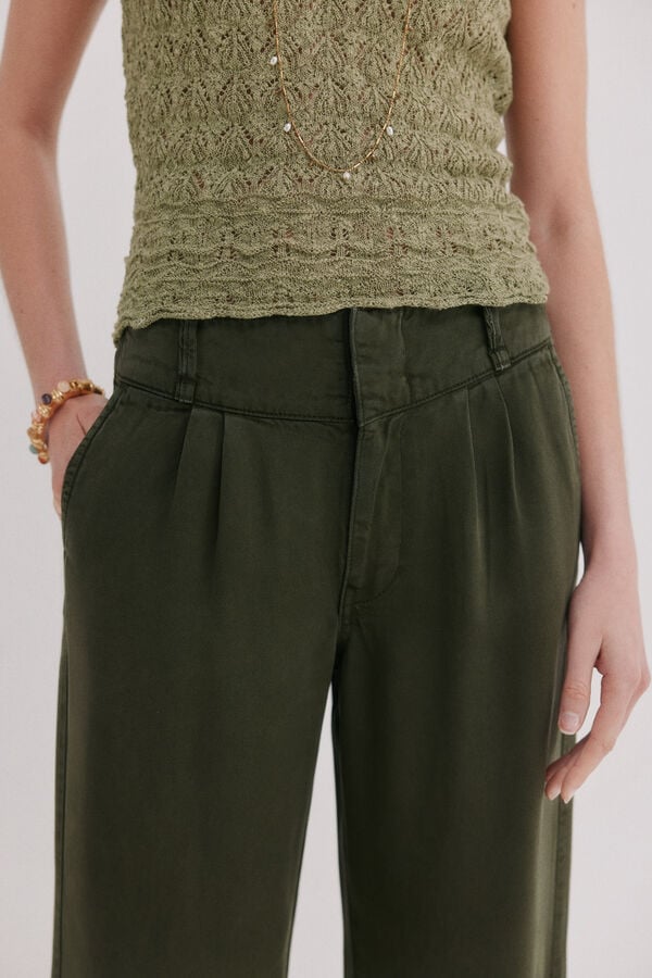 Hoss Intropia Paris. Cal&ccedil;a fluida Verde