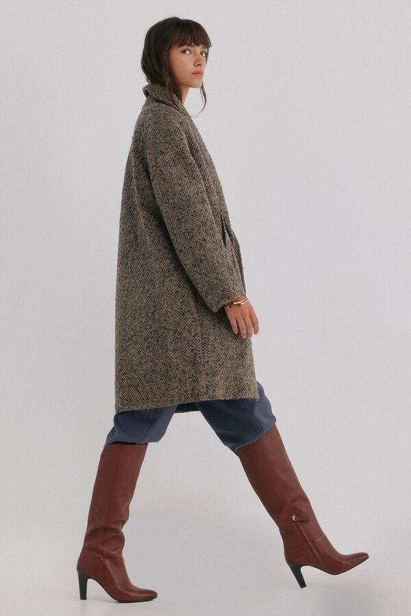 Hoss Intropia Fátima. Sobretudo com lapela Ecru