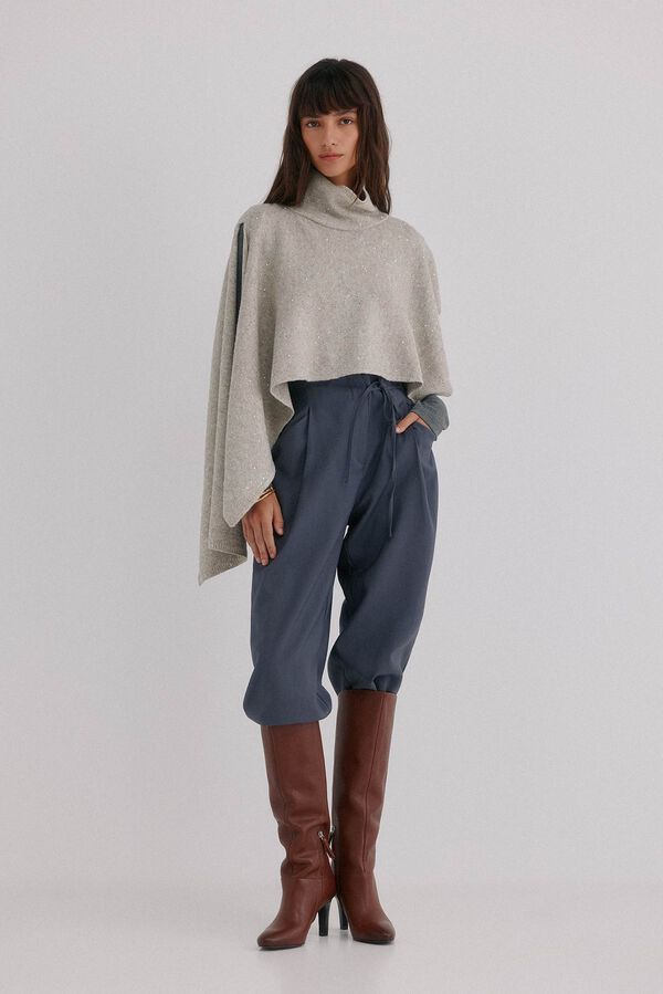 Hoss Intropia Nerea. Capa con lurex Kaki