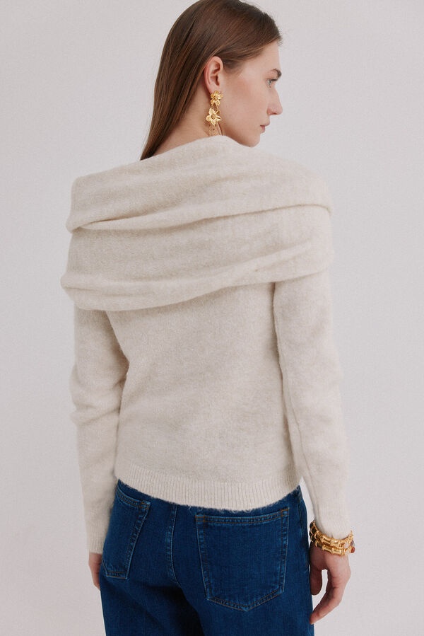 Hoss Intropia Inoi. Camisola com decote assim&eacute;trico Beige