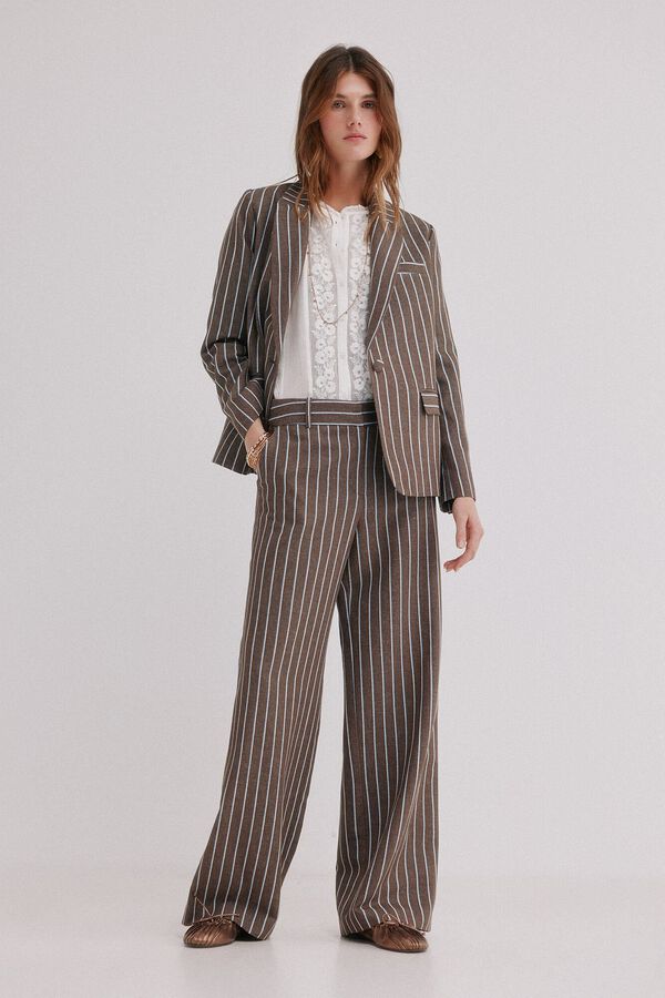 Hoss Intropia Elia. Blazer a rayas Marron oscuro