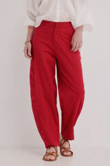 Hoss Intropia P&iacute;a. Pantal&oacute;n tiro medio bordado rojo