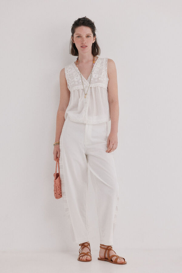 Hoss Intropia P&iacute;a. Cal&ccedil;a de cintura m&eacute;dia bordada Branco