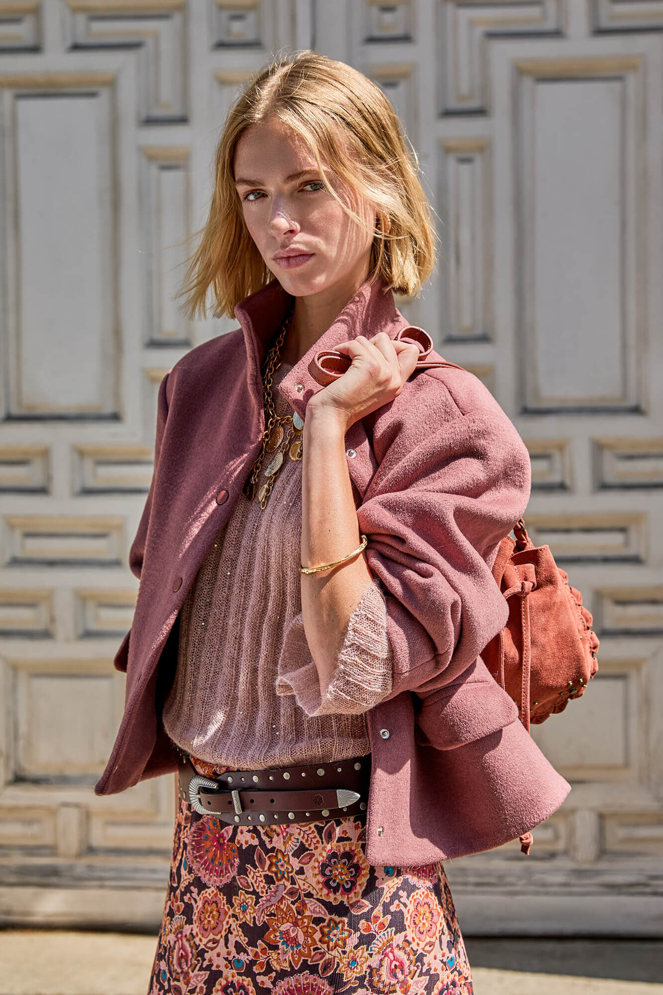 Hoss Intropia Federica. Sobretudo curto